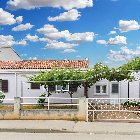 House 1456 *