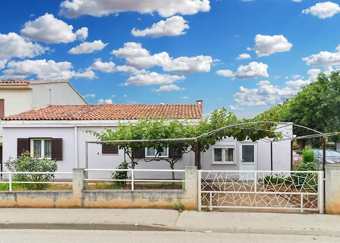 House 1456 *
